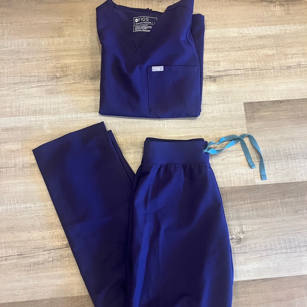 Figs scrub set